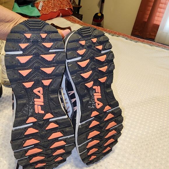 FILA EUC WOMEN'S SIZE 10 ALL TERRAIN SNEAKERS SHOES - Picture 6 of 8